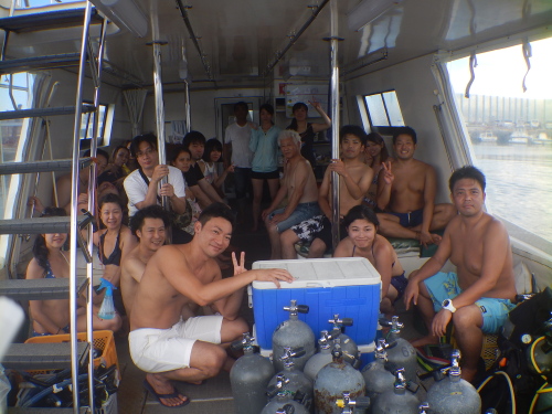 沖縄体験ダイビングツアーの様子
