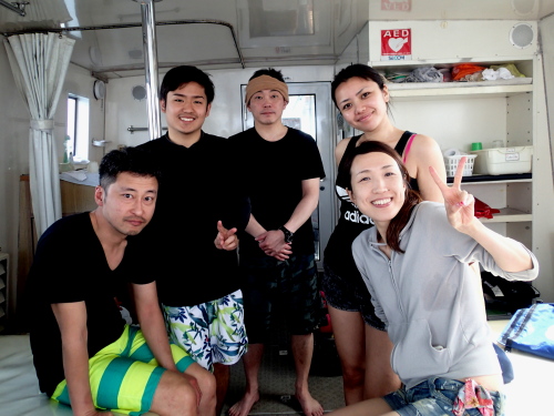 沖縄ダイビングツアーの様子